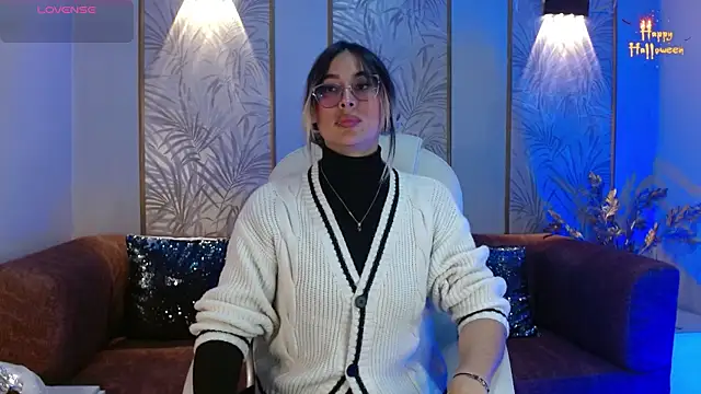 LunaaGrey  online show from 10.14.25