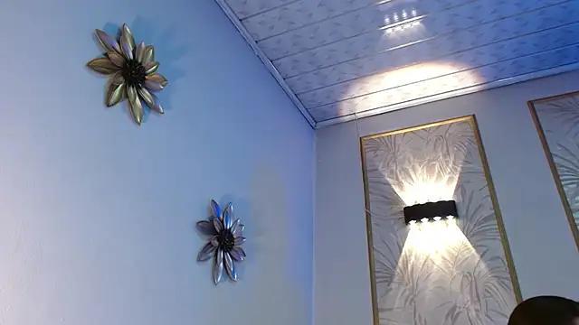 LunaaGrey  online show from 10.22.25