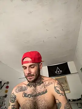 Snapshot of N3N3_SINS chatting on 05.17.26 N3N3 SINS online show from 05.17.26