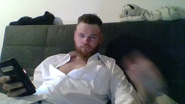 Snapshot of SenseiFlo chatting on 09.19.25 SenseiFlo online show from 09.19.25