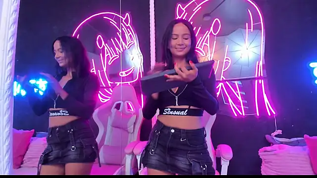 Snapshot of Star_Liight chatting on 10.11.25 Star Liight online show from 10.11.25