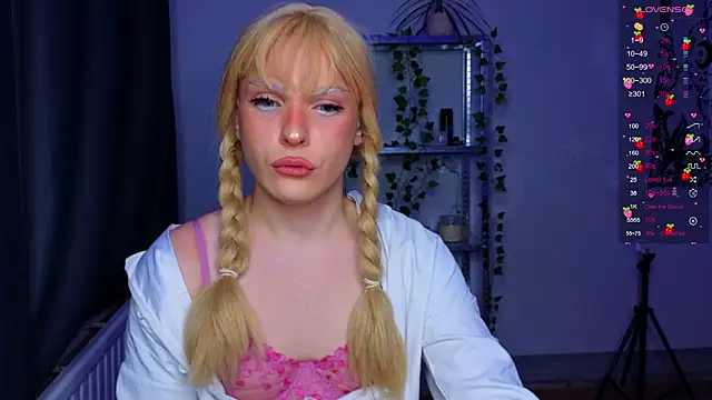 Snapshot of Michelle_Jacksonn chatting on 10.15.25 Michelle Jacksonn online show from 10.15.25