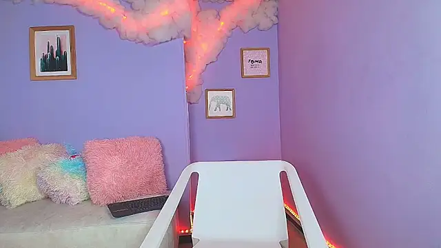 Snapshot of cat_nasty chatting on 10.10.25 cat nasty online show from 10.10.25