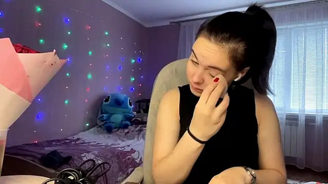 MollyPartey online show from 10.17.25