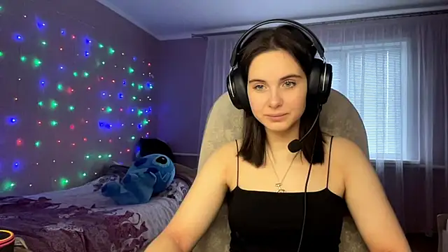 MollyPartey online show from 10.24.25