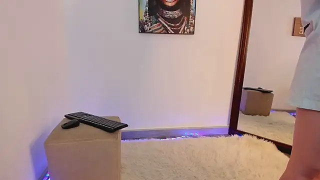 Snapshot of Aliccecullen chatting on 10.09.25 Aliccecullen online show from 10.09.25