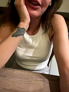 Snapshot of PhotomodelKezban chatting on 09.18.25 PhotomodelKezban online show from 09.18.25