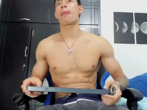 Snapshot of jey_cox23 chatting on 09.30.25 jey cox23 online show from 09.30.25