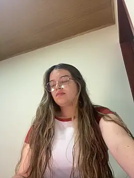 Snapshot of Aphrill chatting on 09.26.25 Aphrill online show from 09.26.25