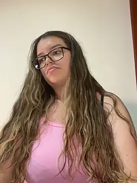 Snapshot of Aphrill chatting on 10.10.25 Aphrill online show from 10.10.25