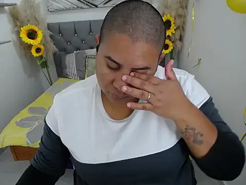 Snapshot of hotlesby_valery chatting on 10.17.25 hotlesby valery online show from 10.17.25