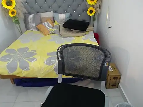 Snapshot of hotlesby_valery chatting on 11.06.25 hotlesby valery online show from 11.06.25