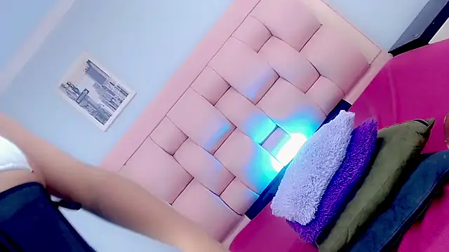 Snapshot of AdharaDaboin chatting on 10.25.25 AdharaDaboin online show from 10.25.25