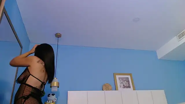 Snapshot of PenelopeBond chatting on 09.26.25 PenelopeBond online show from 09.26.25