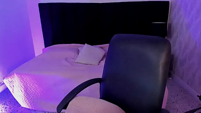 camiladuke7 online show from 10.20.25