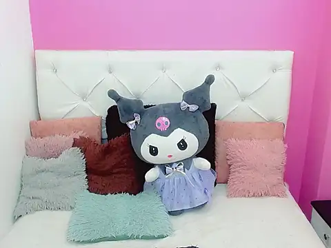 Snapshot of x_daniiela_x chatting on 11.13.25 x daniiela x online show from 11.13.25