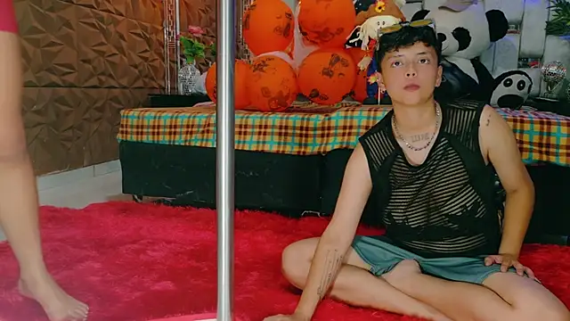 Twindesires online show from 10.29.25