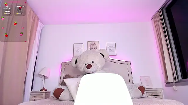 Snapshot of Haru_bloom chatting on 09.25.25 Haru bloom online show from 09.25.25