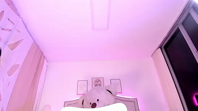 Snapshot of Haru_bloom chatting on 10.24.25 Haru bloom online show from 10.24.25