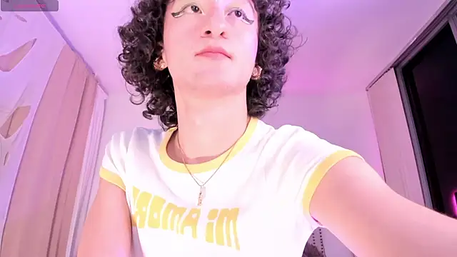 Snapshot of Haru_bloom chatting on 10.31.25 Haru bloom online show from 10.31.25