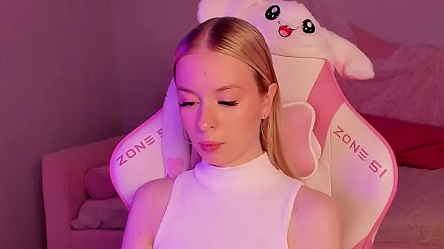 MiaGraces online show from 11.29.25