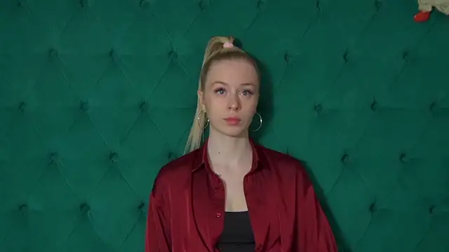 MiaGraces online show from 12.14.25