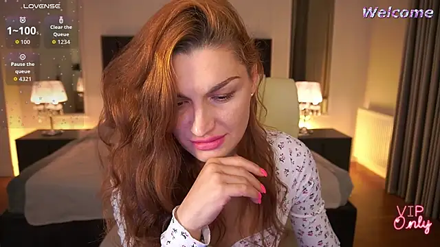 EllaGoldenn online show from 06.03.26