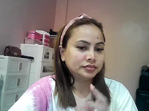 Snapshot of Amarrahlyn chatting on 05.18.26 Amarrahlyn online show from 05.18.26