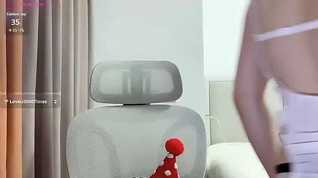 Snapshot of Puppy-12 chatting on 09.26.25 Puppy-12 online show from 09.26.25