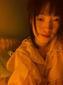 Snapshot of Tramy_xx chatting on 06.18.26 Tramy xx online show from 06.18.26
