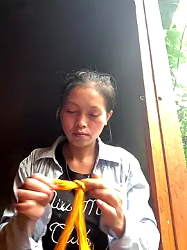 Snapshot of Halyy_xx chatting on 09.26.25 Halyy xx online show from 09.26.25