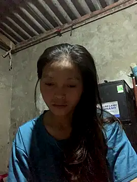 Snapshot of Halyy_xx chatting on 09.30.25 Halyy xx online show from 09.30.25