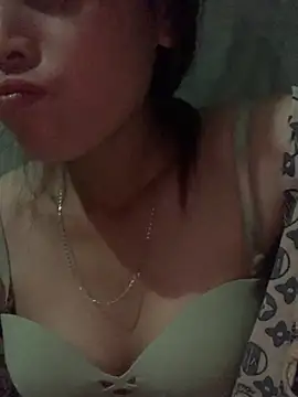 Snapshot of Halyy_xx chatting on 10.19.25 Halyy xx online show from 10.19.25