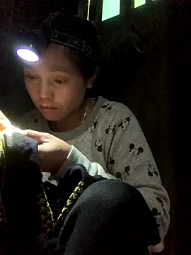 Snapshot of Halyy_xx chatting on 11.18.25 Halyy xx online show from 11.18.25