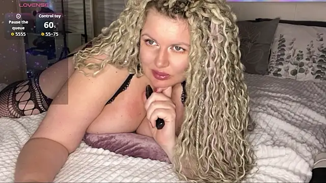 Nivika online show from 09.21.25