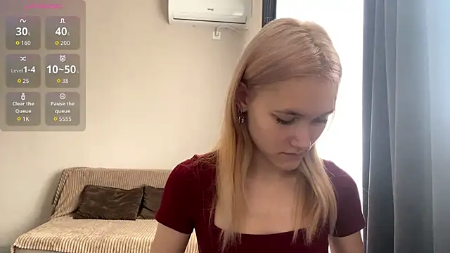 Snapshot of TwinedPeril chatting on 10.28.25 TwinedPeril online show from 10.28.25