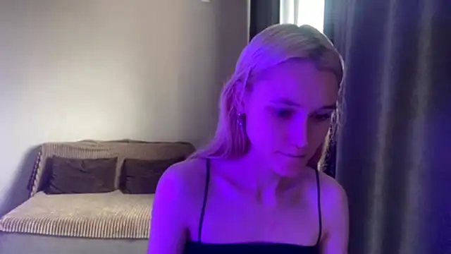 Snapshot of TwinedPeril chatting on 11.14.25 TwinedPeril online show from 11.14.25