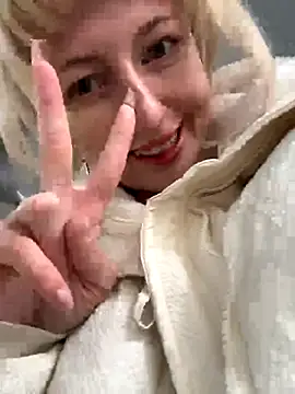 RonnieKiss online show from 10.05.25