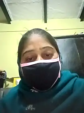 Snapshot of Cute-Charvii chatting on 01.17.26 Cute-Charvii online show from 01.17.26