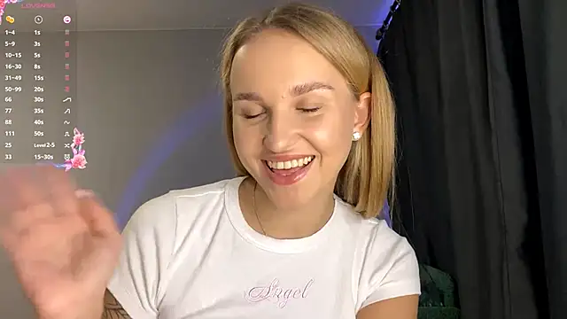 Snapshot of TanekaBoitel chatting on 09.27.25 TanekaBoitel online show from 09.27.25