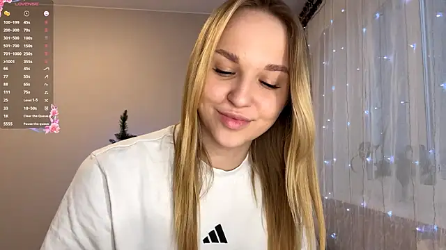 TanekaBoitel online show from 12.21.25