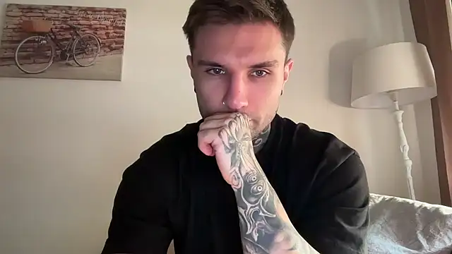 Larsskeet online show from 10.20.25