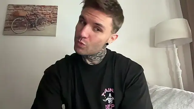 Larsskeet online show from 10.23.25