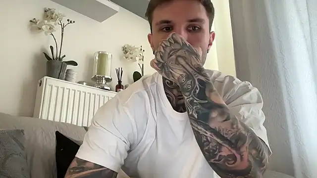 Larsskeet online show from 10.31.25