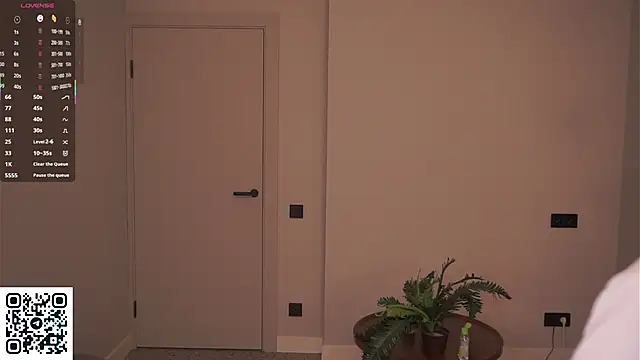 Snapshot of AdrianaCoenen chatting on 10.20.25 AdrianaCoenen online show from 10.20.25