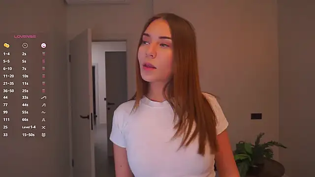 Snapshot of AdrianaCoenen chatting on 11.04.25 AdrianaCoenen online show from 11.04.25