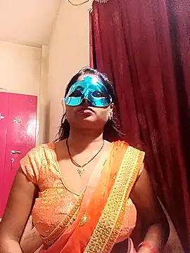 Snapshot of Sexy-sangita123 chatting on 10.05.25 Sexy-sangita123 online show from 10.05.25