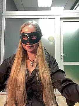 B i r d i e online show from 11.05.25