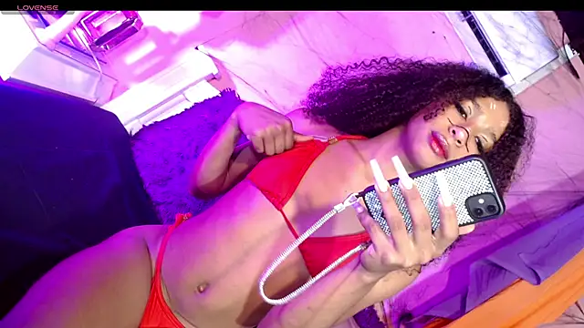 Snapshot of _IsabellaRousse chatting on 10.24.25 IsabellaRousse online show from 10.24.25