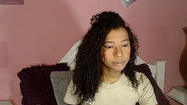 Snapshot of _IsabellaRousse chatting on 11.07.25 IsabellaRousse online show from 11.07.25